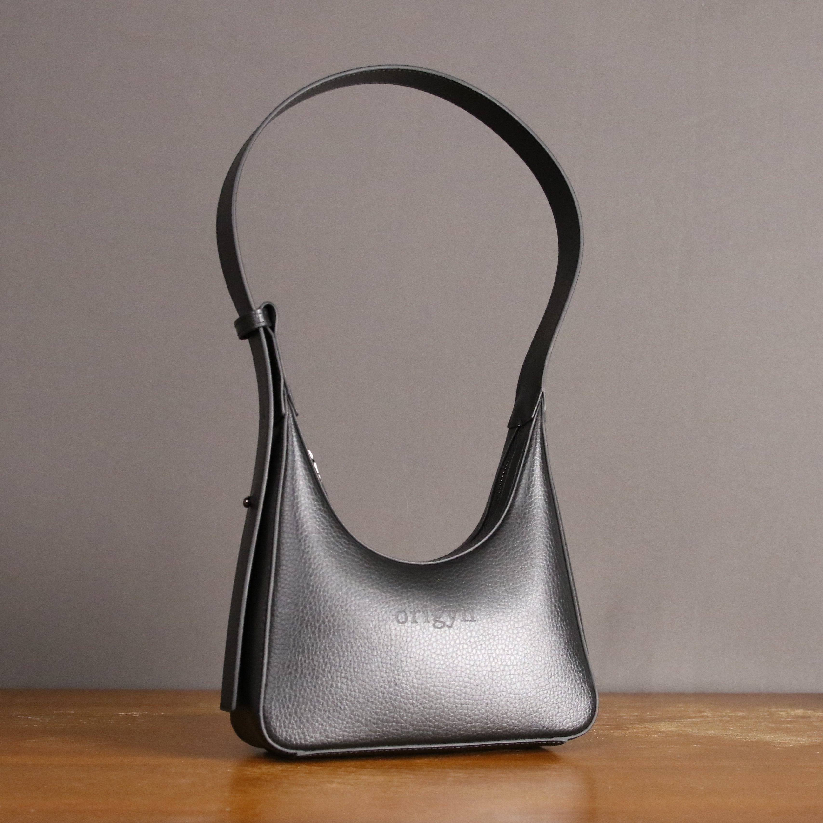 Origyn 01 MIRUM® Shoulder Bag