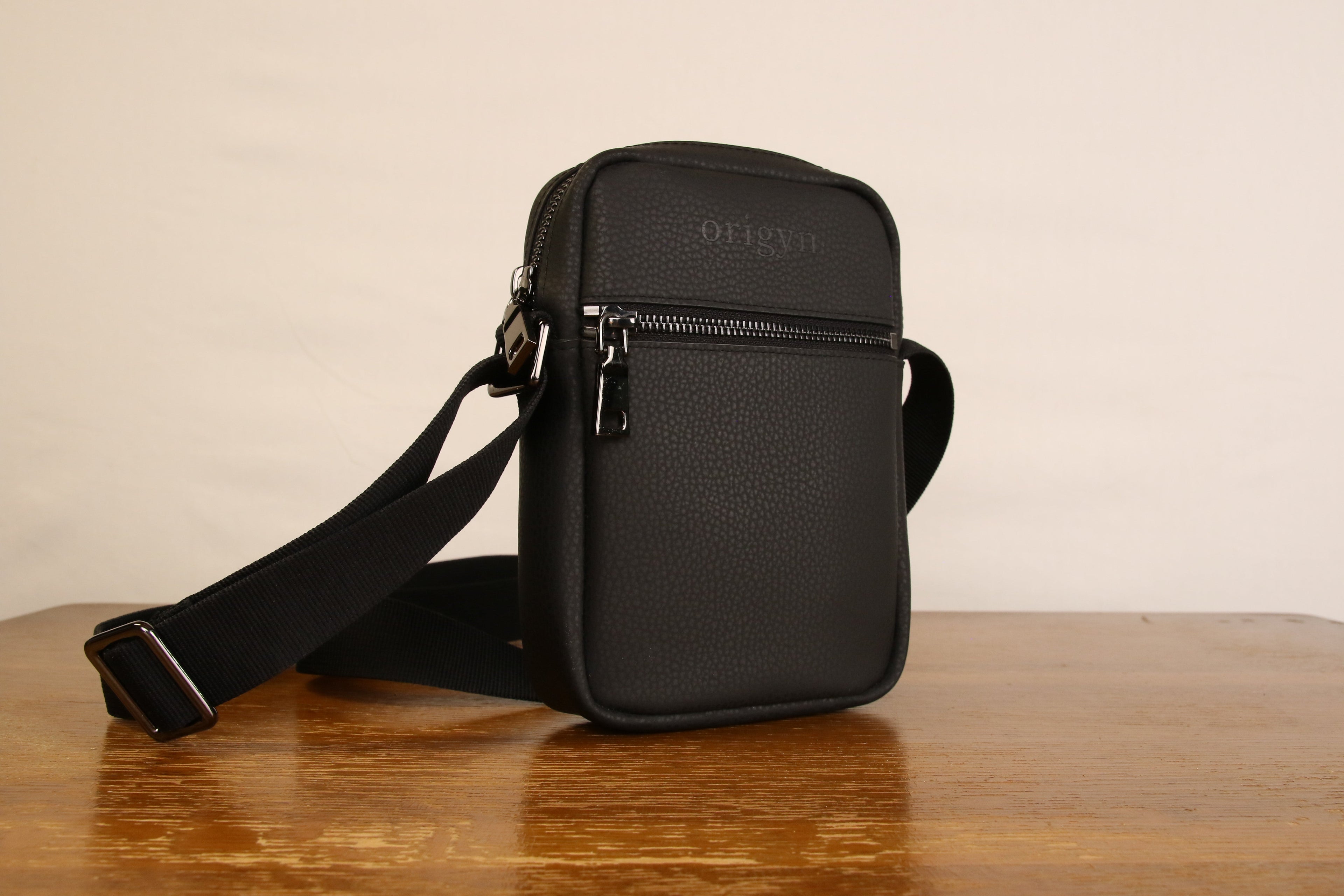 Origyn 02 MIRUM® Crossbody
