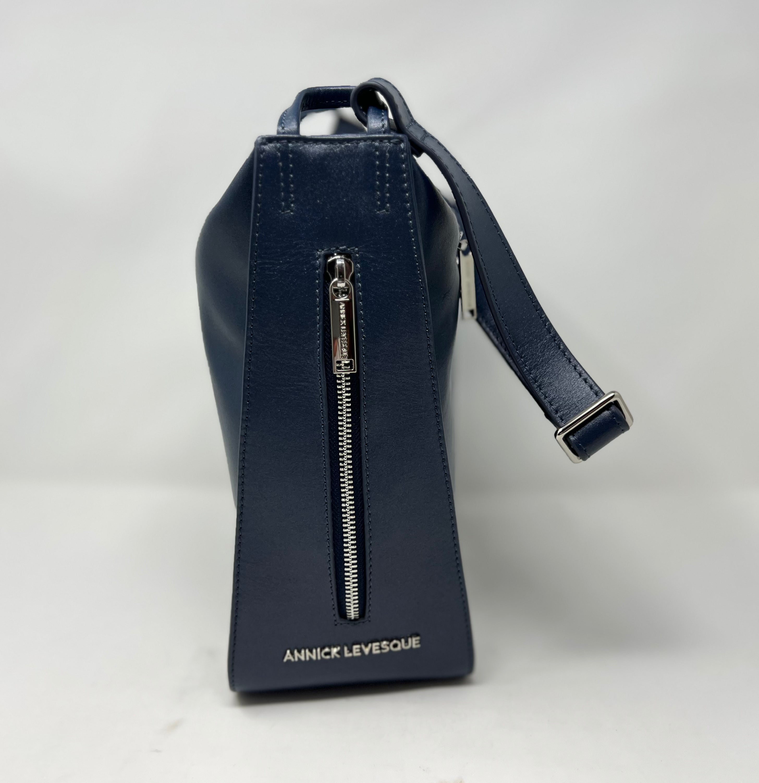 Julie Navy