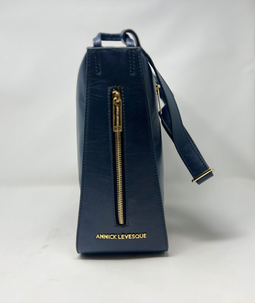 Julie Navy