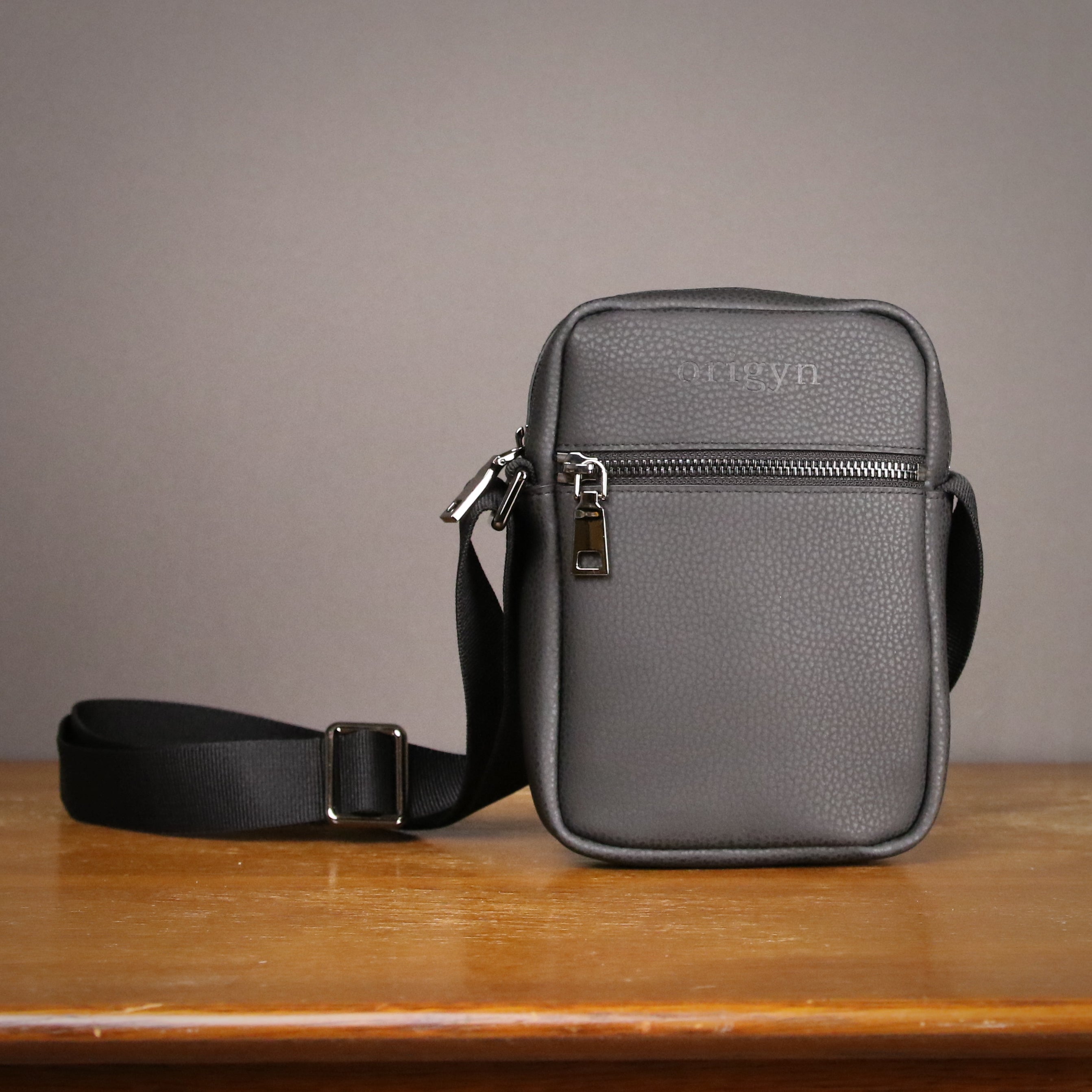 Origyn 02 MIRUM® Crossbody