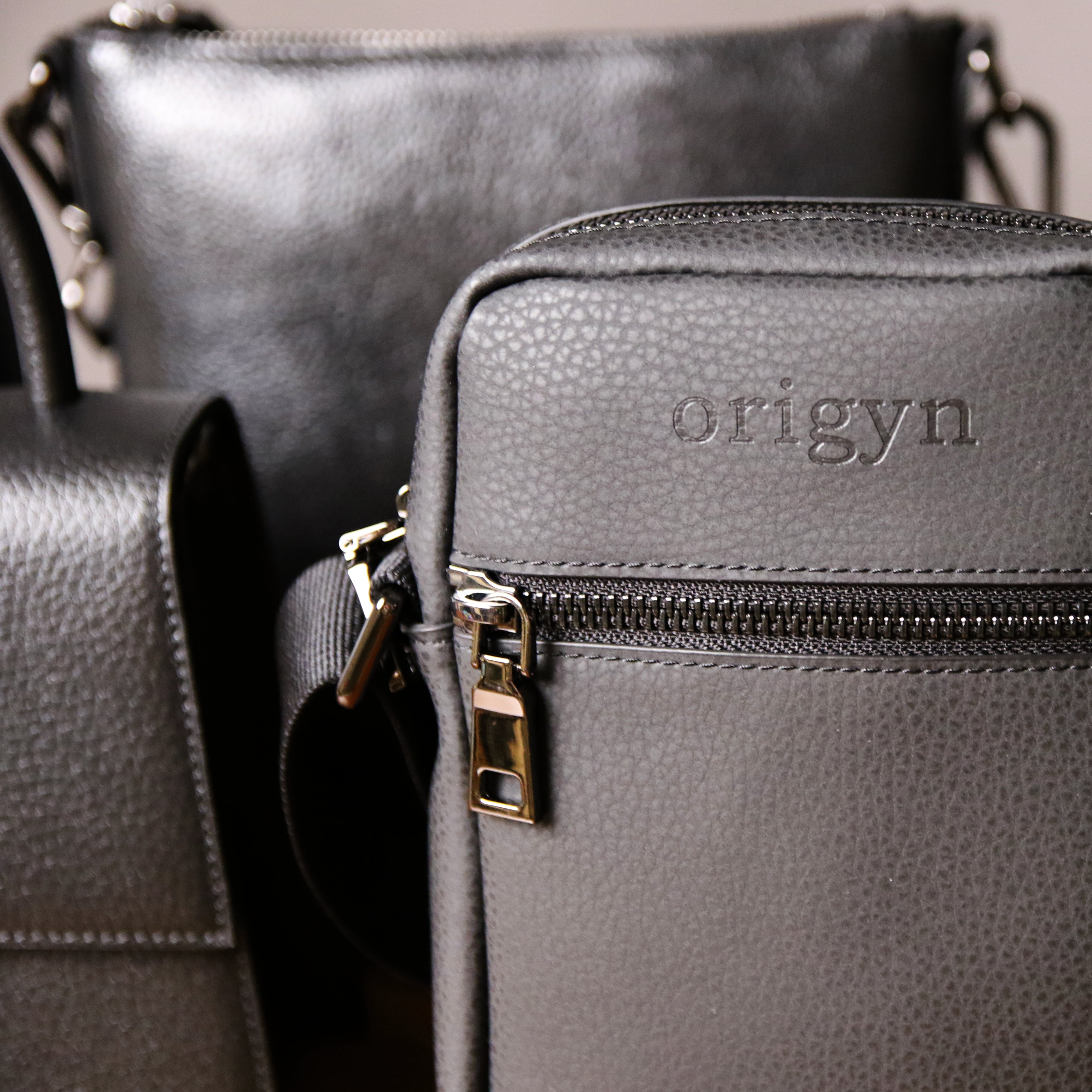 Origyn 02 MIRUM® Crossbody