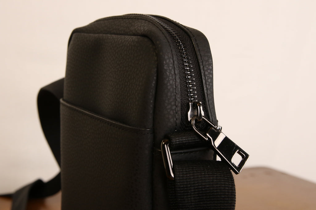 Origyn 02 MIRUM® Crossbody