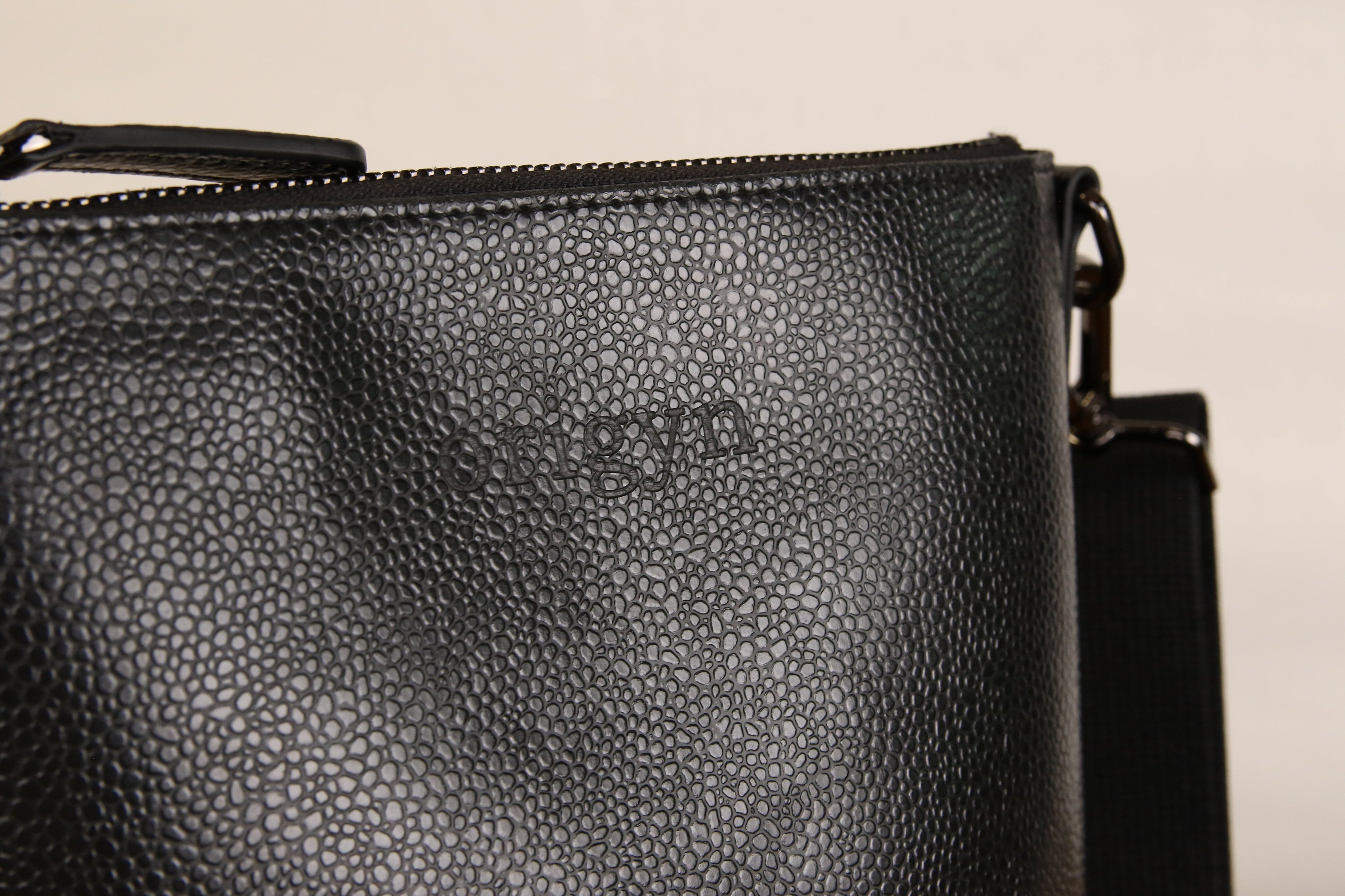 Origyn 04 MIRUM® Top-Zip Handbag